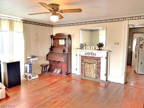 129 W 7th St, Dover, OH 44622 photo 2