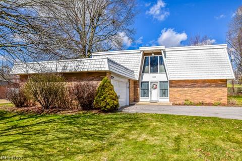 2205 55th St NE, Canton, OH 44721 photo 1