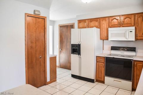 2205 55th St NE, Canton, OH 44721 photo 5