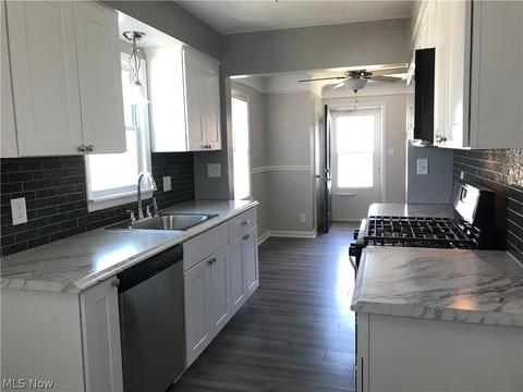 1862 Rush Rd, Wickliffe, OH 44092 photo 5