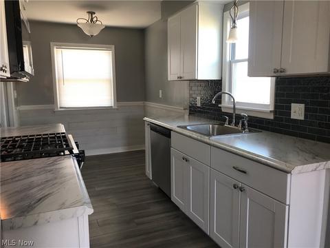 1862 Rush Rd, Wickliffe, OH 44092 photo 2