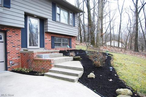 99 Oneida Trl, Malvern, OH 44644 photo 2