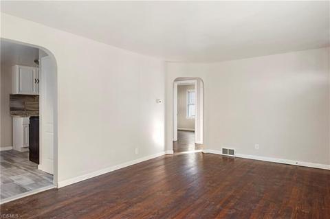 116 Terrace Dr, Youngstown, OH 44512 photo 4