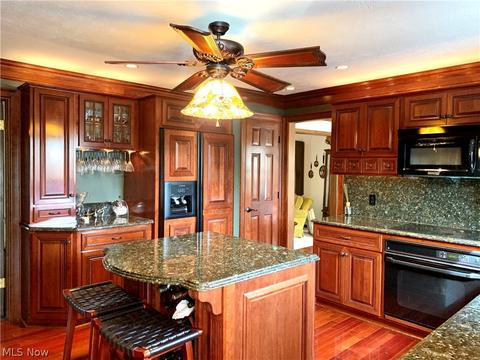 5645 Sharon Dr, Boardman, OH 44512 photo 3