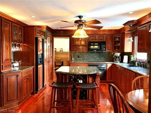 5645 Sharon Dr, Boardman, OH 44512 photo 2