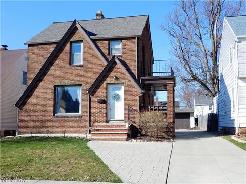 7702 Ackley Rd, Parma, OH 44129 photo 1