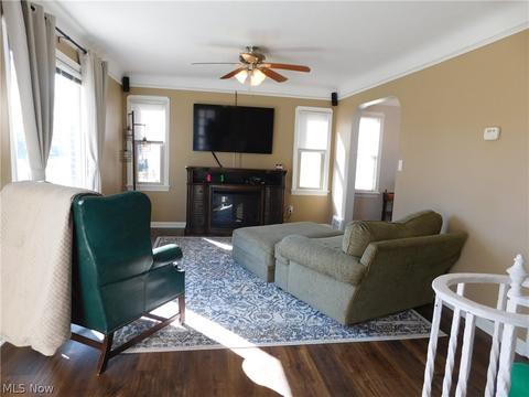 7702 Ackley Rd, Parma, OH 44129 photo 2
