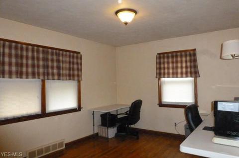 507 Edison St, Struthers, OH 44471 photo 7