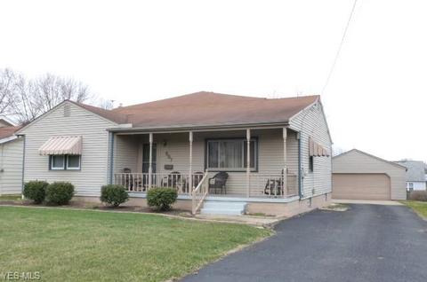 507 Edison St, Struthers, OH 44471 photo 2