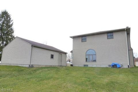507 Edison St, Struthers, OH 44471 photo 4