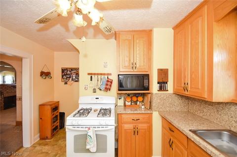 315 Roslyn Ave NW, Canton, OH 44708 photo 9
