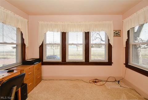 315 Roslyn Ave NW, Canton, OH 44708 photo 4