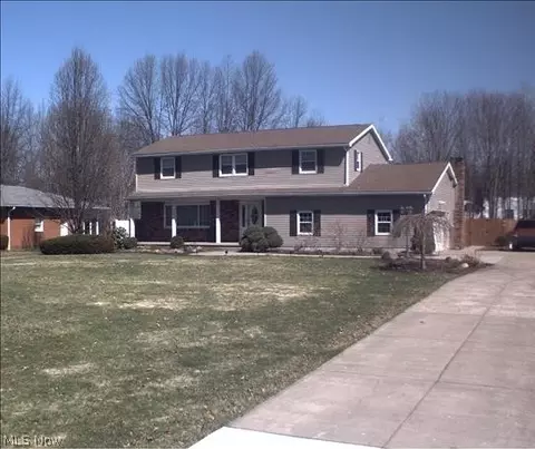 2192 Celestial Dr NE, Warren, OH 44484 photo 1