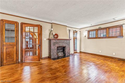 171 E 211th St, Euclid, OH 44123 photo 3