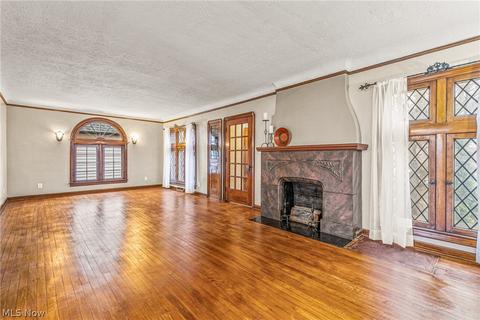 171 E 211th St, Euclid, OH 44123 photo 2