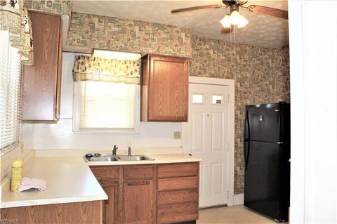 2219 3rd St NE, Canton, OH 44704 photo 9
