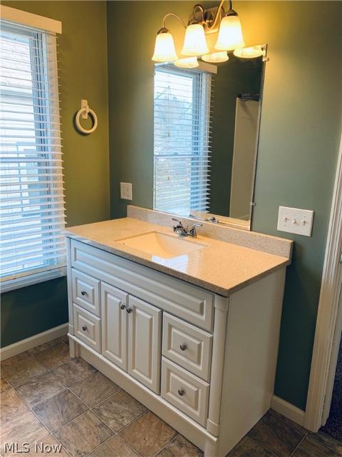433 E Front St, Dover, OH 44622 photo 7