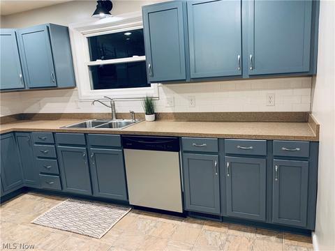 433 E Front St, Dover, OH 44622 photo 17