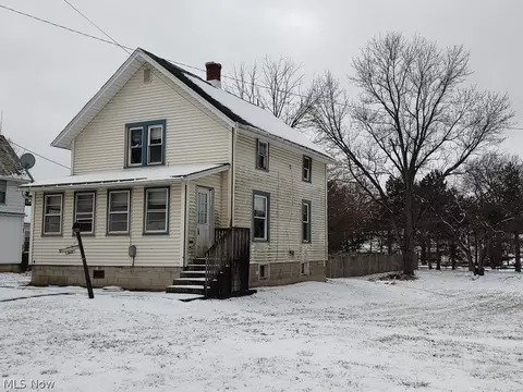 622 Spangler St, Willard, OH 44890 photo 3