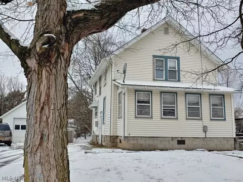 622 Spangler St, Willard, OH 44890 photo 2