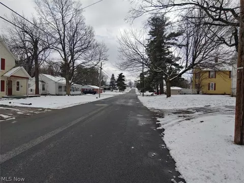 622 Spangler St, Willard, OH 44890 photo 5