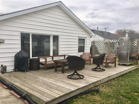 338 Roosevelt Ave, Elyria, OH 44035 photo 9