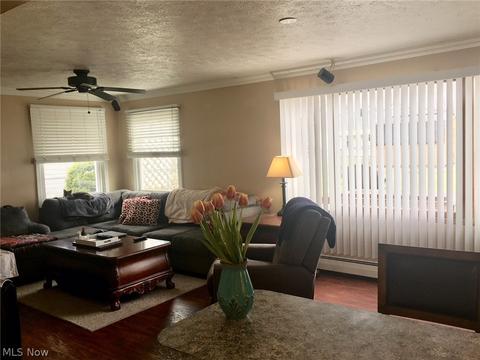 338 Roosevelt Ave, Elyria, OH 44035 photo 4