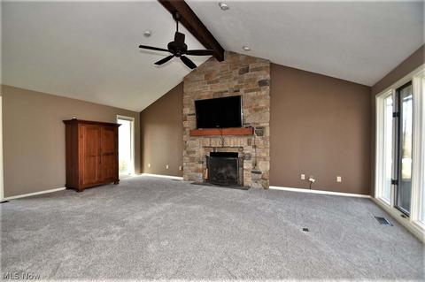 585 E Acadia Pt, Aurora, OH 44202 photo 4