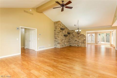 106 Windbrook Ct, Elyria, OH 44035 photo 9