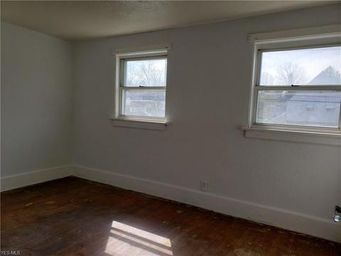 1382 Diagonal Rd, Akron, OH 44320 photo 8
