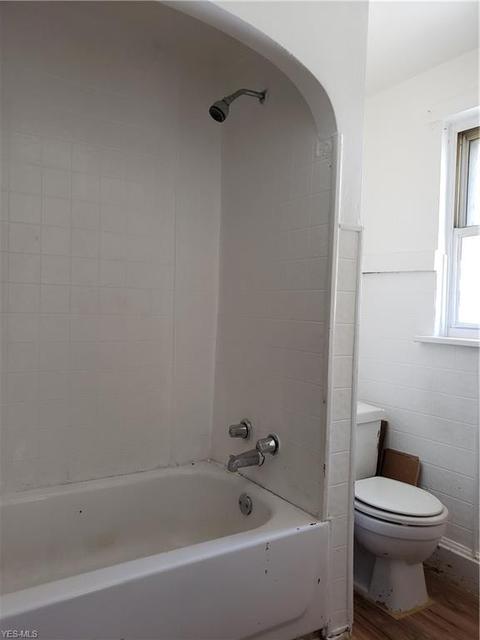 1382 Diagonal Rd, Akron, OH 44320 photo 11