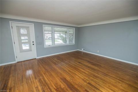 6383 State Rd, Parma, OH 44134 photo 5