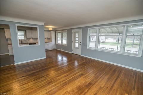 6383 State Rd, Parma, OH 44134 photo 3