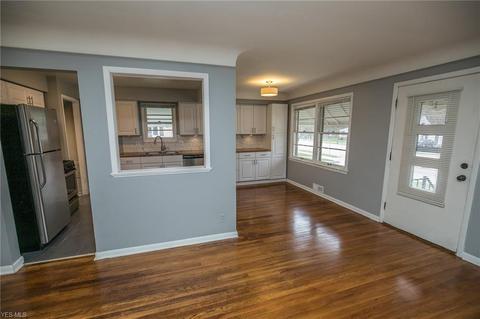 6383 State Rd, Parma, OH 44134 photo 4