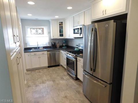 231 Colgate Ave, Elyria, OH 44035 photo 9