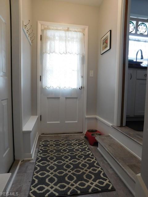 231 Colgate Ave, Elyria, OH 44035 photo 3