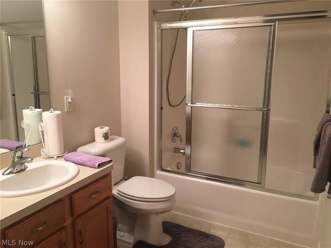 108 Emily Ln, Elyria, OH 44035 photo 9