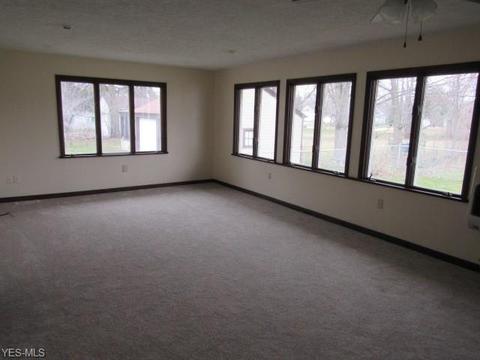 943 Gulf Rd, Elyria, OH 44035 photo 7