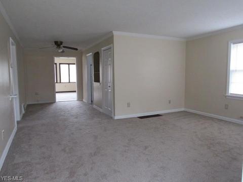 943 Gulf Rd, Elyria, OH 44035 photo 3