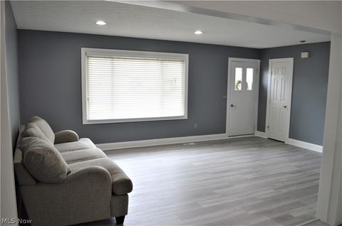 7533 Pinehurst Dr, Mentor On The Lake, OH 44060 photo 8