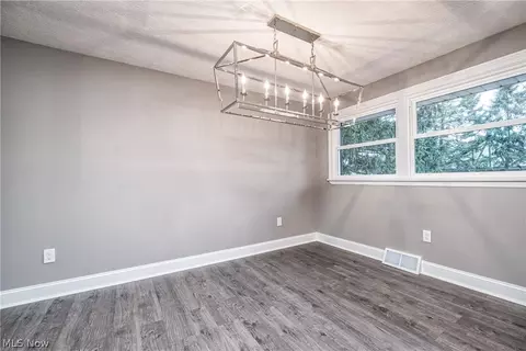 5225 Trent Rd NW, Canton, OH 44708 photo 8