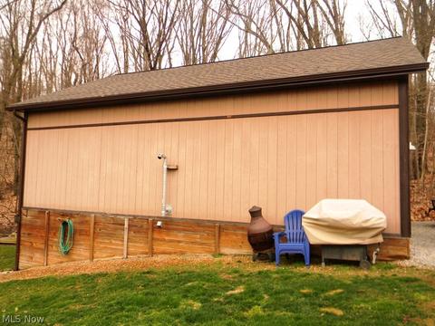 154 E Mohawk Dr, Malvern, OH 44644 photo 4