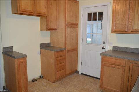 1833 E 225th St, Euclid, OH 44117 photo 9