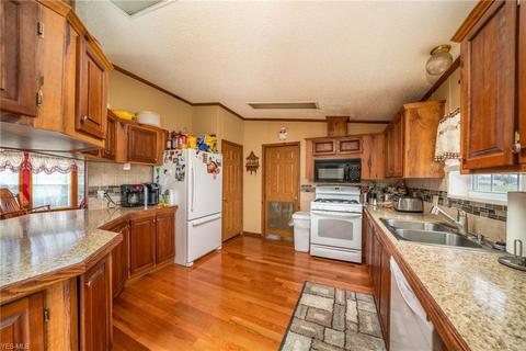 25100 Hartley Rd, Beloit, OH 44609 photo 4