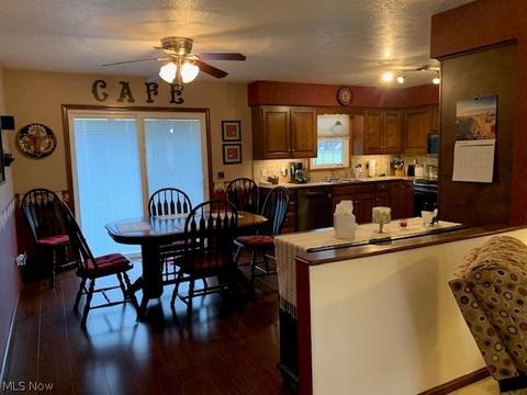 120 Wade Dr, Dover, OH 44622 photo 4