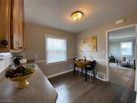 950 E 228th St, Euclid, OH 44123 photo 3