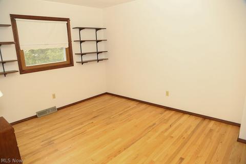 914 Howard St, Elyria, OH 44035 photo 15