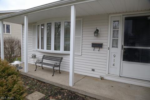 914 Howard St, Elyria, OH 44035 photo 2