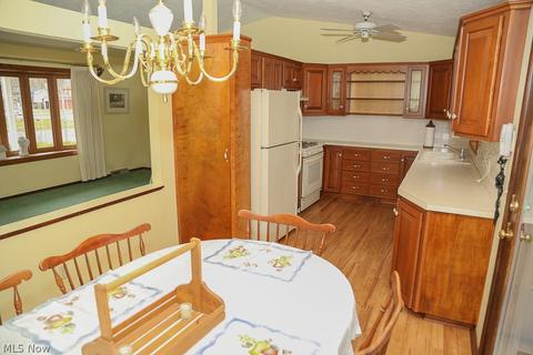914 Howard St, Elyria, OH 44035 photo 7