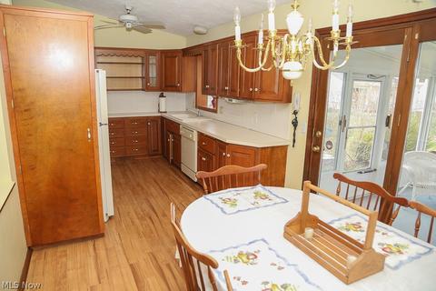 914 Howard St, Elyria, OH 44035 photo 6
